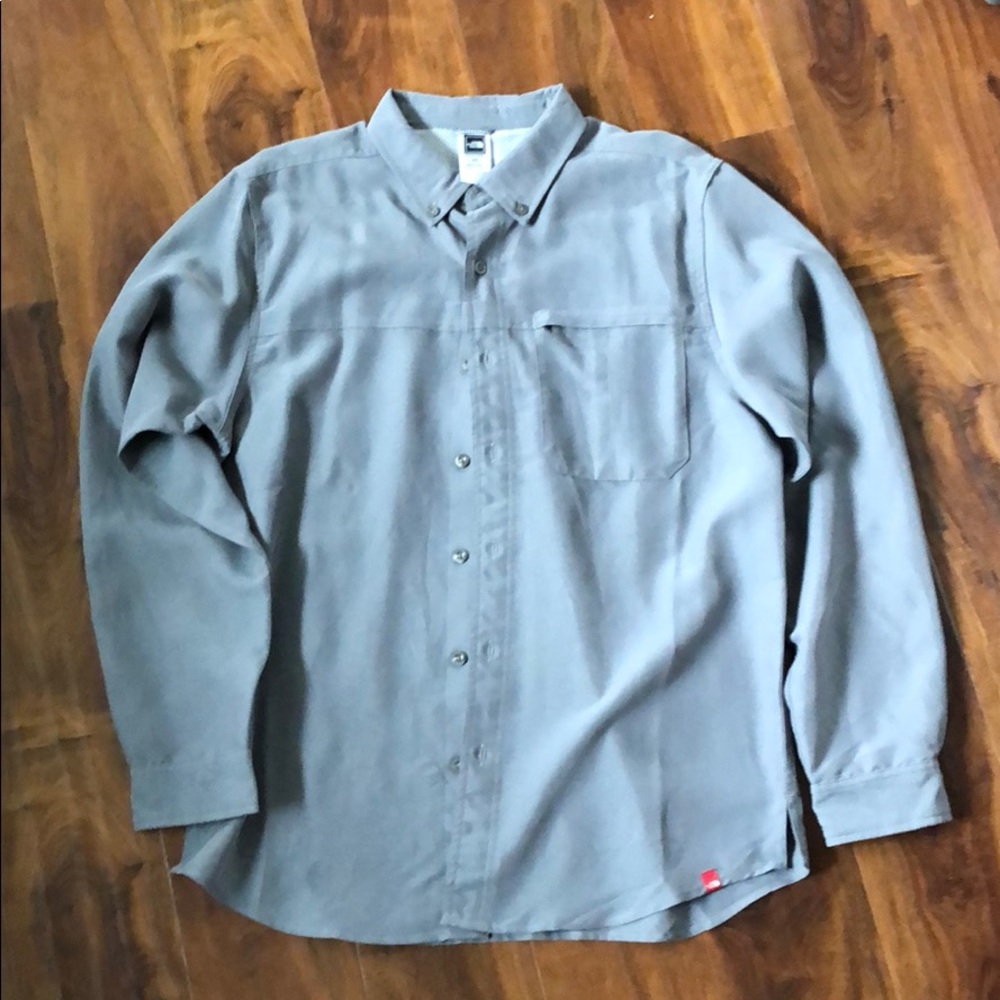 NWOT / The North Face Rollup Long Sleeve Button Up